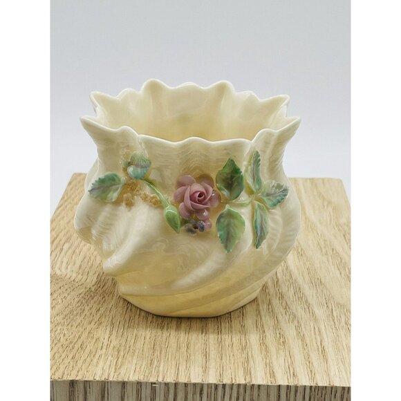 Vintage Pottery by Belleek Ireland Carlingford Crimped Cache Pot Shamrock & Rose - Picture 1 of 7